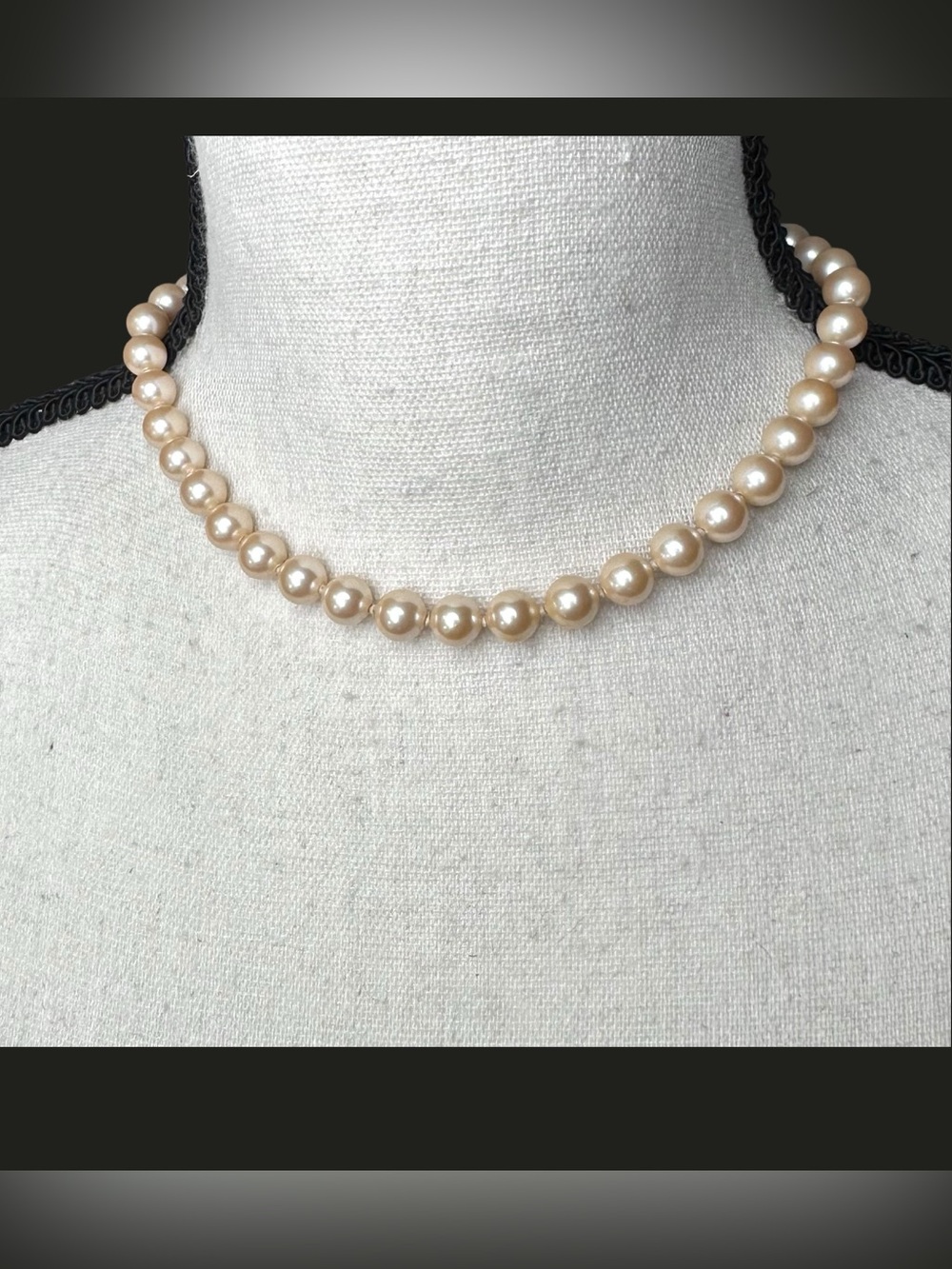 💛Vintage Monet Faux Pearl Necklace 16”